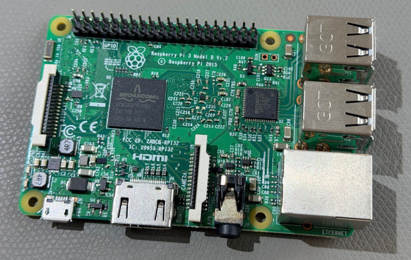 Raspberry Pi 3 Model B V1.2 -  1 GB Ram