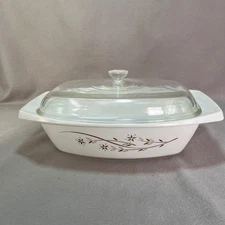 PYREX Golden Honeysuckle 2.5 Quart Covered Casserole With Lid 035 Retro Floral