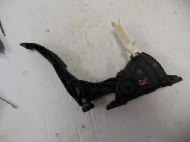 Acelerador pedal de acelerador con sensor TPS 2006 Volkswagen Golf Foto 2 de 4