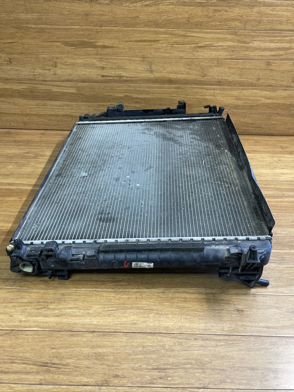 2017-2020 Maserati Levante Ghibli OEM Cooling Radiator 670038340