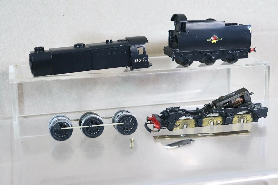 K's KEYSER REPAIR KIT BUILT OO BR 0-6-0 Q1 CLASS LOCOMOTIVE 33012 oe - Image 2 of 4