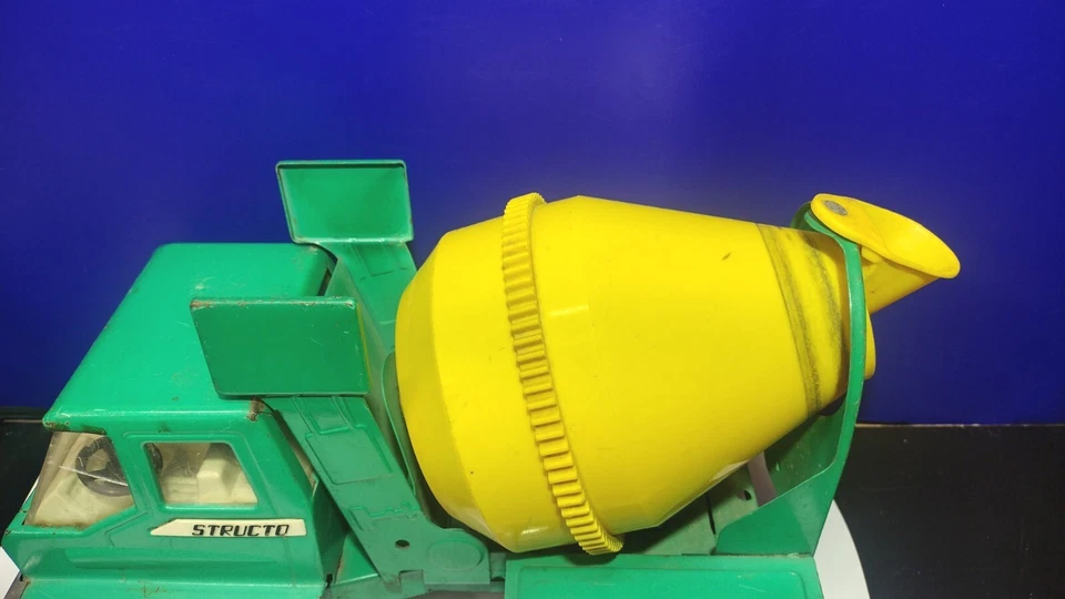 Vintage 1966 Structo Concrete Mixer Truck / Pressed Metal - Image 2 of 4