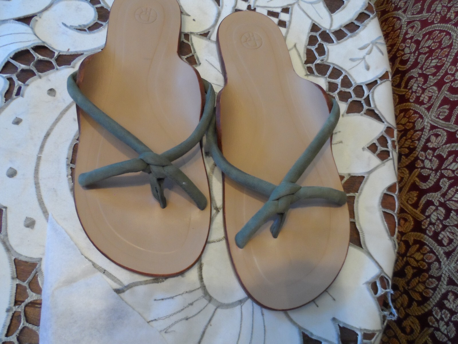 FILA Sandali The Row Sage pelle scamosciata verde perizoma nodo piatto taglia 35