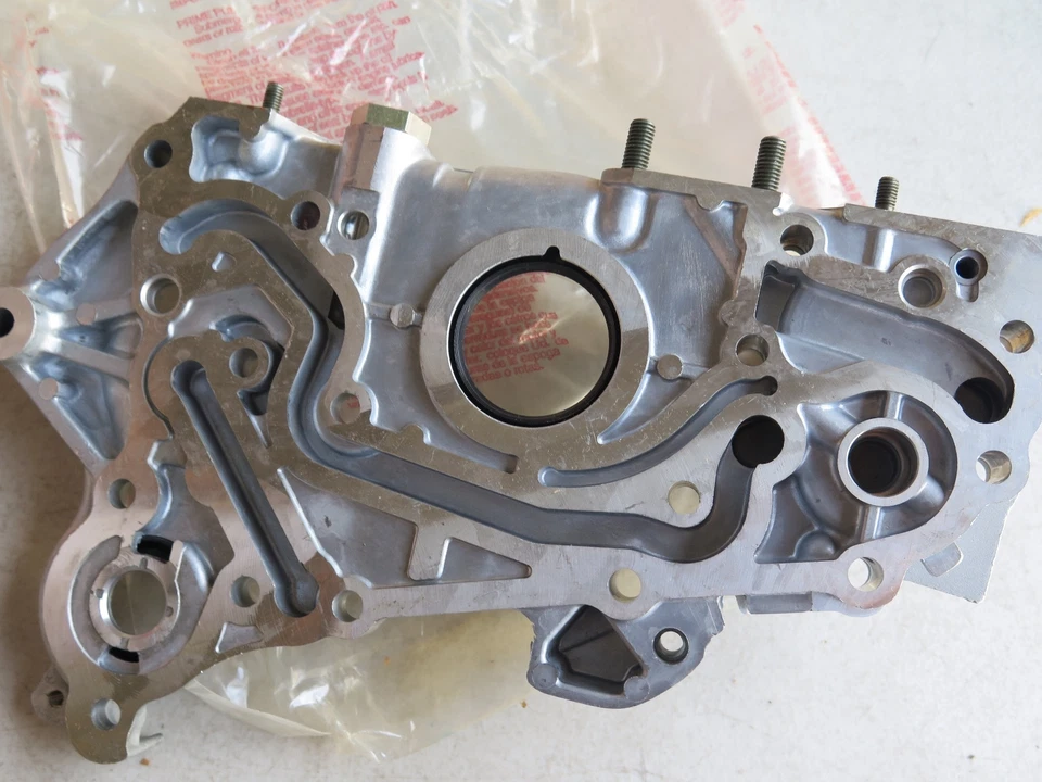 Bomba de aceite de motor - Stock Melling M199 NOS (10-C1) Foto 3 de 3