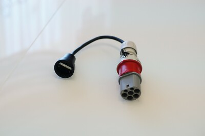 Type 2 connector like Mennekes - electric vehicle charging plug keyed on shucko 