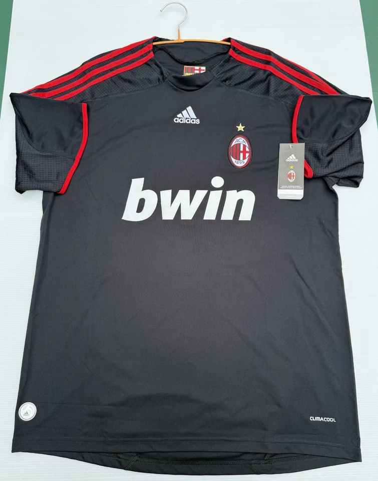 Maillot Adidas AC MILAN N°80 dédicacé par RONALDINHO - Neuf - 2008 - Photo 2/4