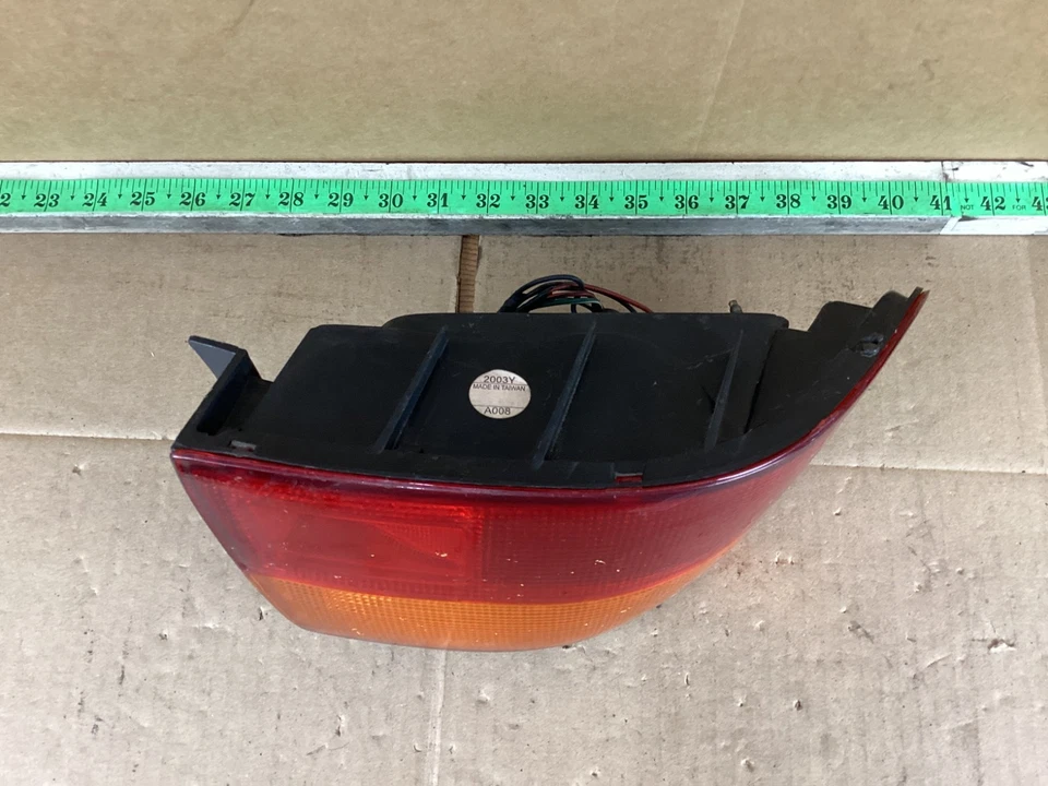 Luz trasera izquierda del lado del conductor Honda Civic 1992-1995 043-1128 OEM Foto 2 de 4