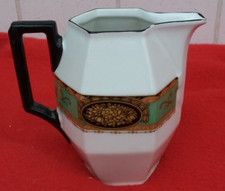 pot a lait en porcelaine de Limoges estampillée et numérotée