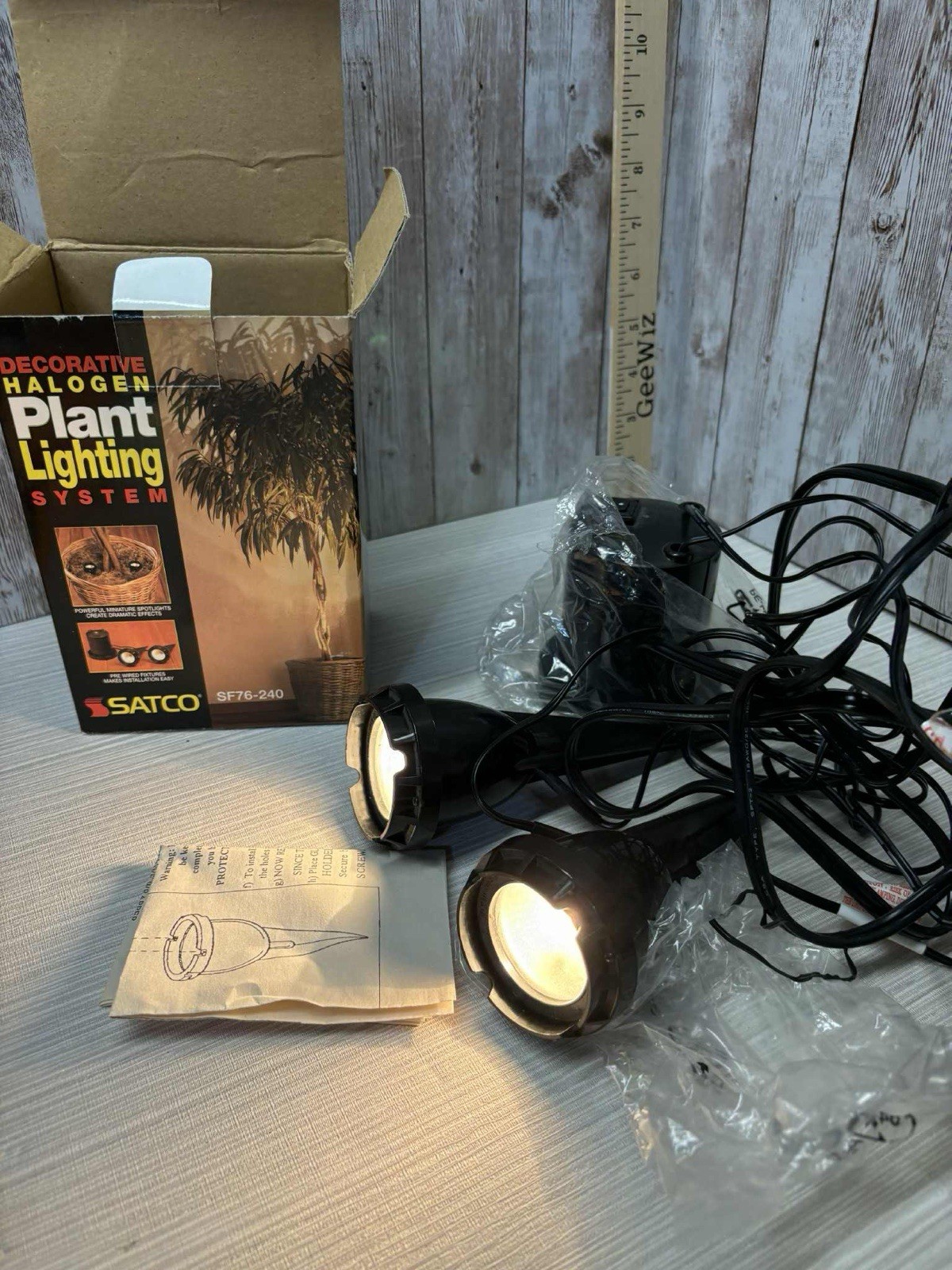 Satco Decorative Halogen Plant Lighting System with 2 Spotlights Vtg . FREE SHIP