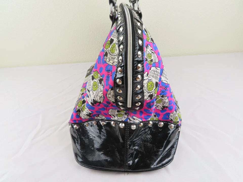 Bolso de Mano Betsey Johnson Negro Púrpura Calaveras Estampado de Leopardo Fin de Semana Y2K Foto 4 de 4