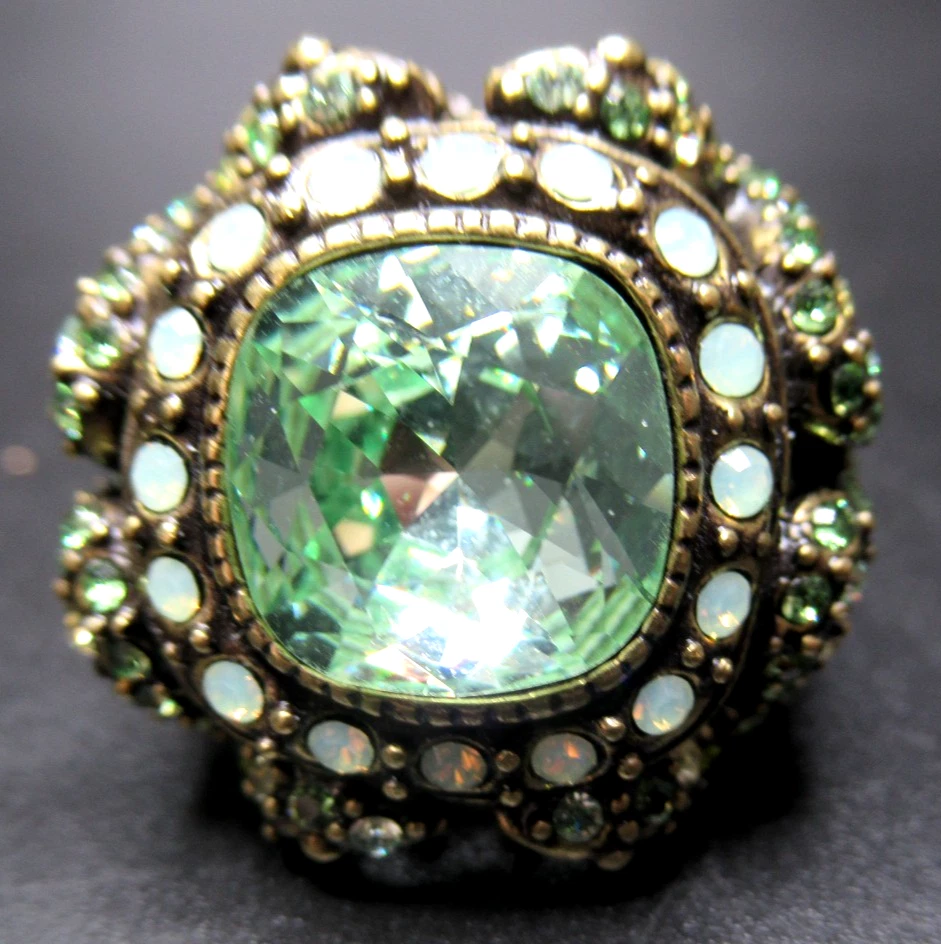 Precioso Anillo HEIDI DAUS Serpientes Enrolladas Cristal Verde Talla 7 Foto 2 de 4