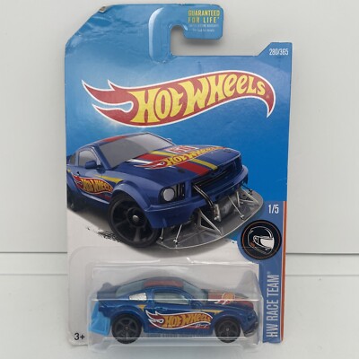 2017 HOT WHEELS 2005 FORD MUSTANG, #1/5 HW RACE TEAM, #280/365, BLUE VARIATION