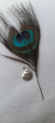 Handmade 925 SterlingSilver Hindu mantra Om Yoga Meditation Crown Chakra Pendant