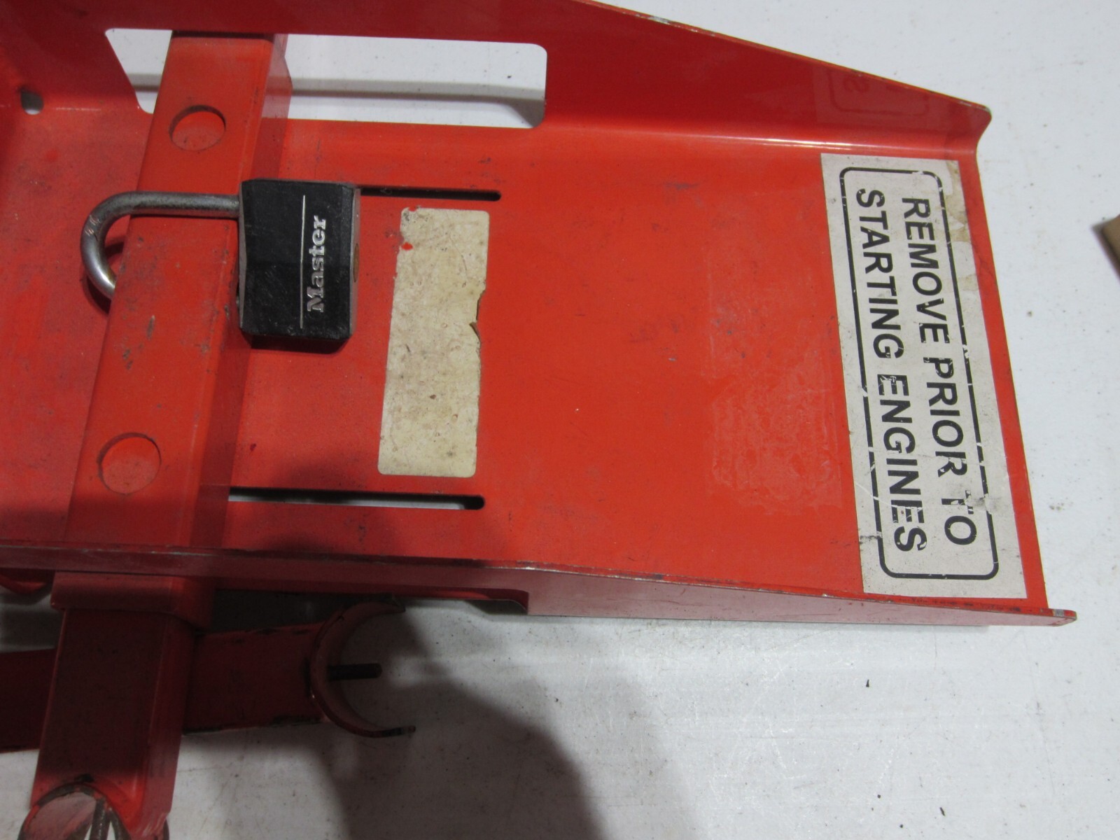 AIRCRAFT LOCKS ENGINE PROPELLER ??? 1 PAIR AS PICTURED NO PART NUMBER