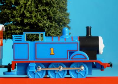 HORNBY THOMAS THE TANK ENGINE, ANNIE AND CLARABEL BATTERY POWERED