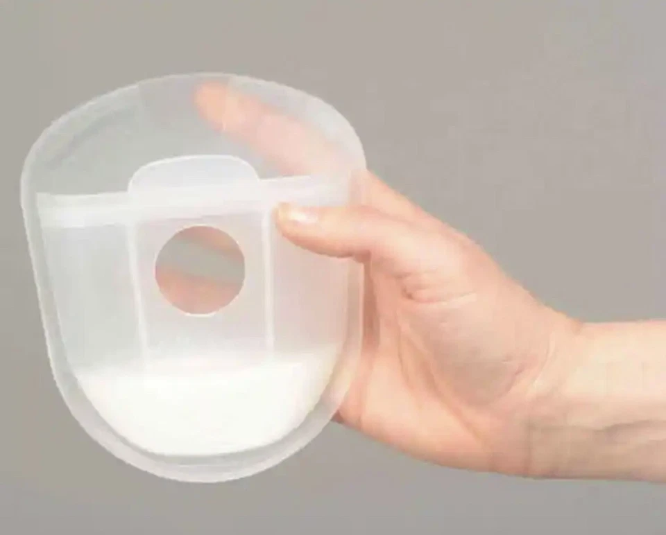 Fairhaven Health Milkies Ahorrador de Leche Materna Colector de Leche Materna Taza Ahorradora de Leche Materna Foto 2 de 4