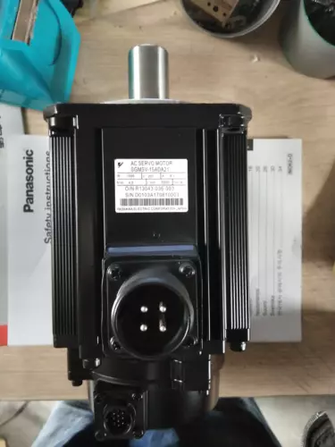 1PC New Yaskawa SGMSV-15ADA21 Servo Motor Expedited Shipping - Picture 1 of 5