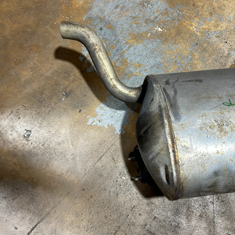 Silenciador trasero derecho sistema de escape Honda Accord 2018-2022 con punta cromada OEM Foto 3 de 4