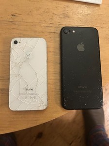 Apple iPhone 7 - 128GB - Schwarz und Iphon 4s weiß
