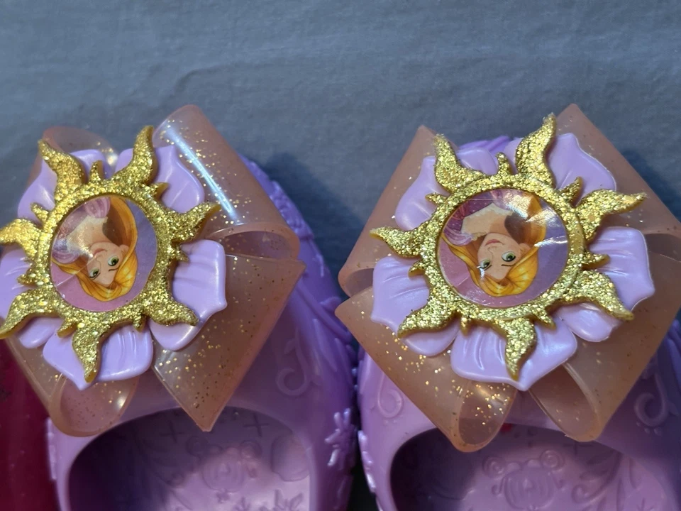 2 pares de tacones de vestir para niñas pequeñas - Zapatos de princesa y estrella rosa Disney 2+ Foto 2 de 4