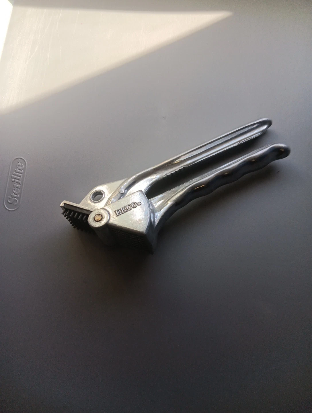 Vintage EKCO Cast Aluminum Garlic Press Kitchen Tools Silver Easy Clean
Opens in a new window or tab