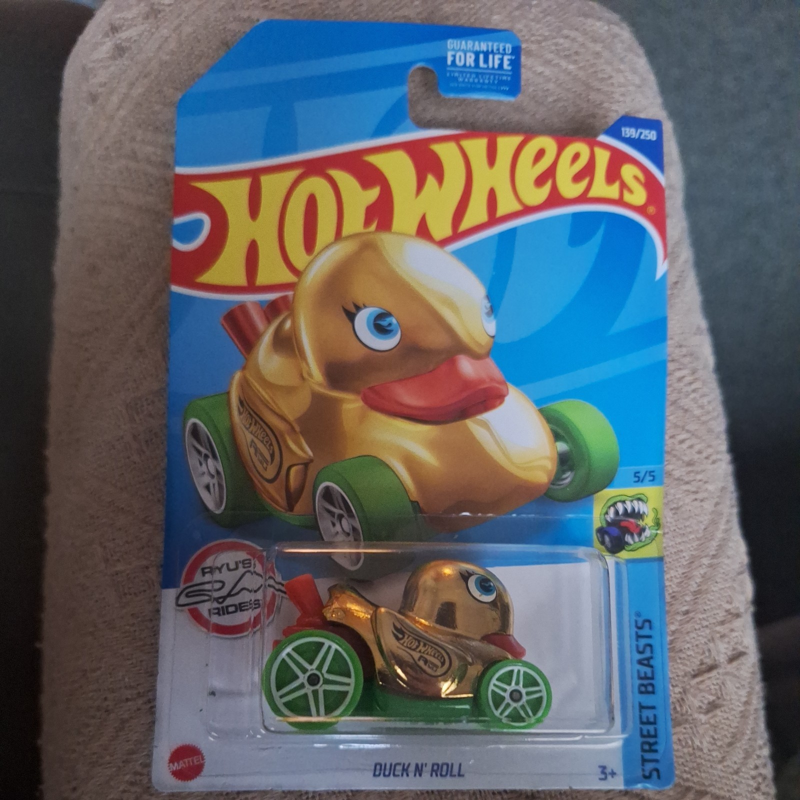 HOT WHEELS 2022 REGULAR TREASURE HUNT GOLD DUCK  N' ROLL,  #5/5 Street Beasts
