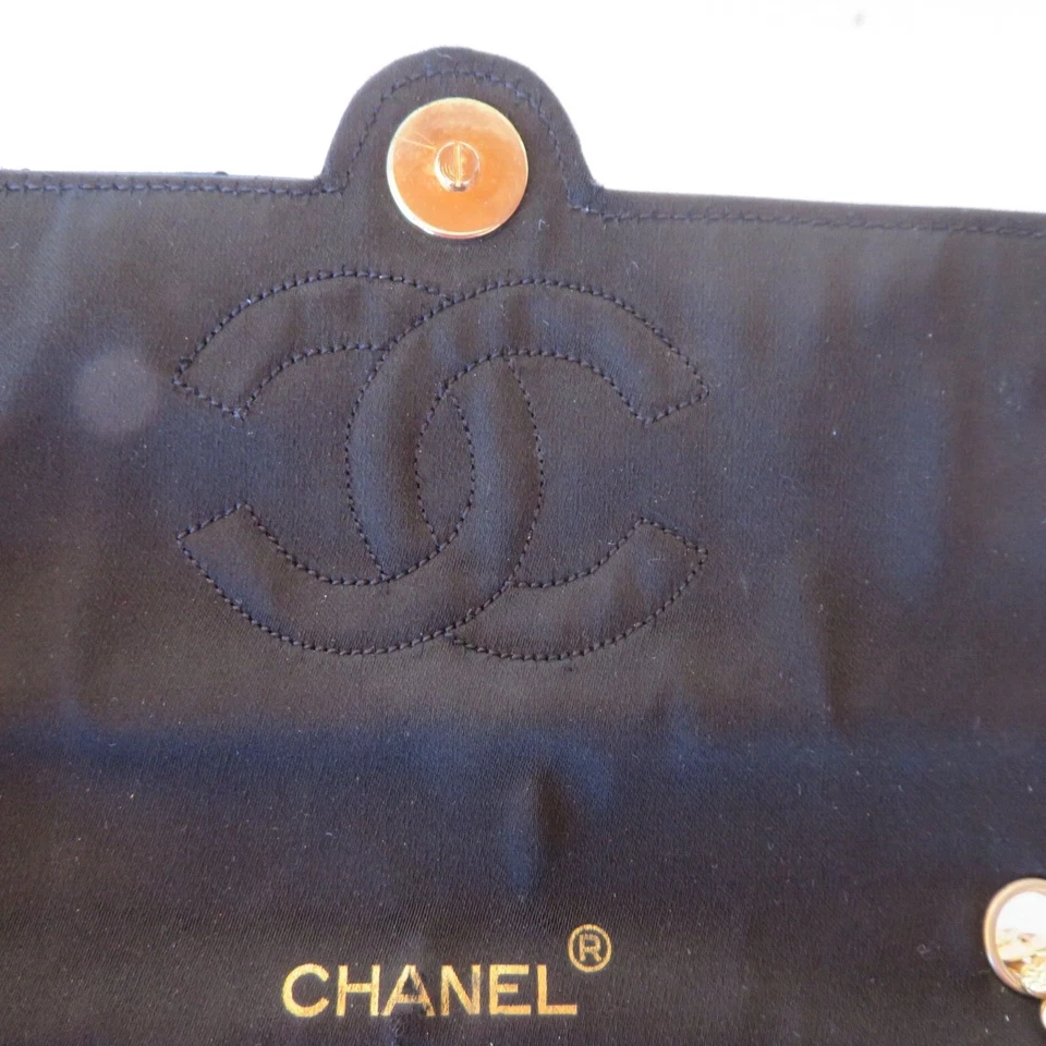 Chanel CC 1986 acolchado satinado pequeño bolso de hombro bolso sin asas vintage Foto 4 de 4