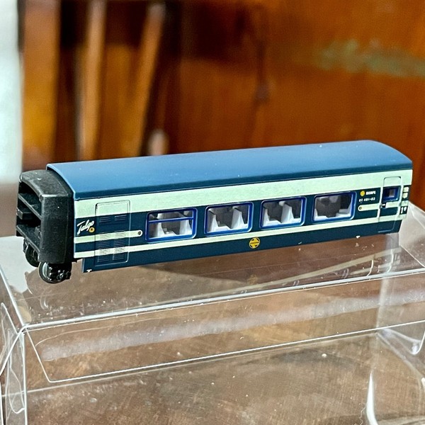 Ibertren N vagon de Talgo Pendular , intermedio