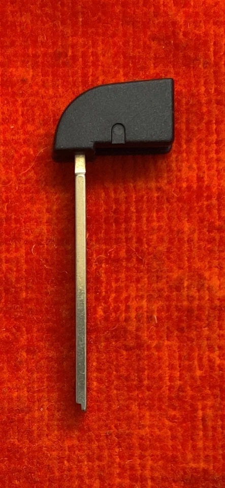 LLAVE DE EMERGENCIA MANDO A DISTANCIA (HOJA CORTADA SIN FOTO) para Lexus y Toyota 2013 - 2022 Foto 3 de 4