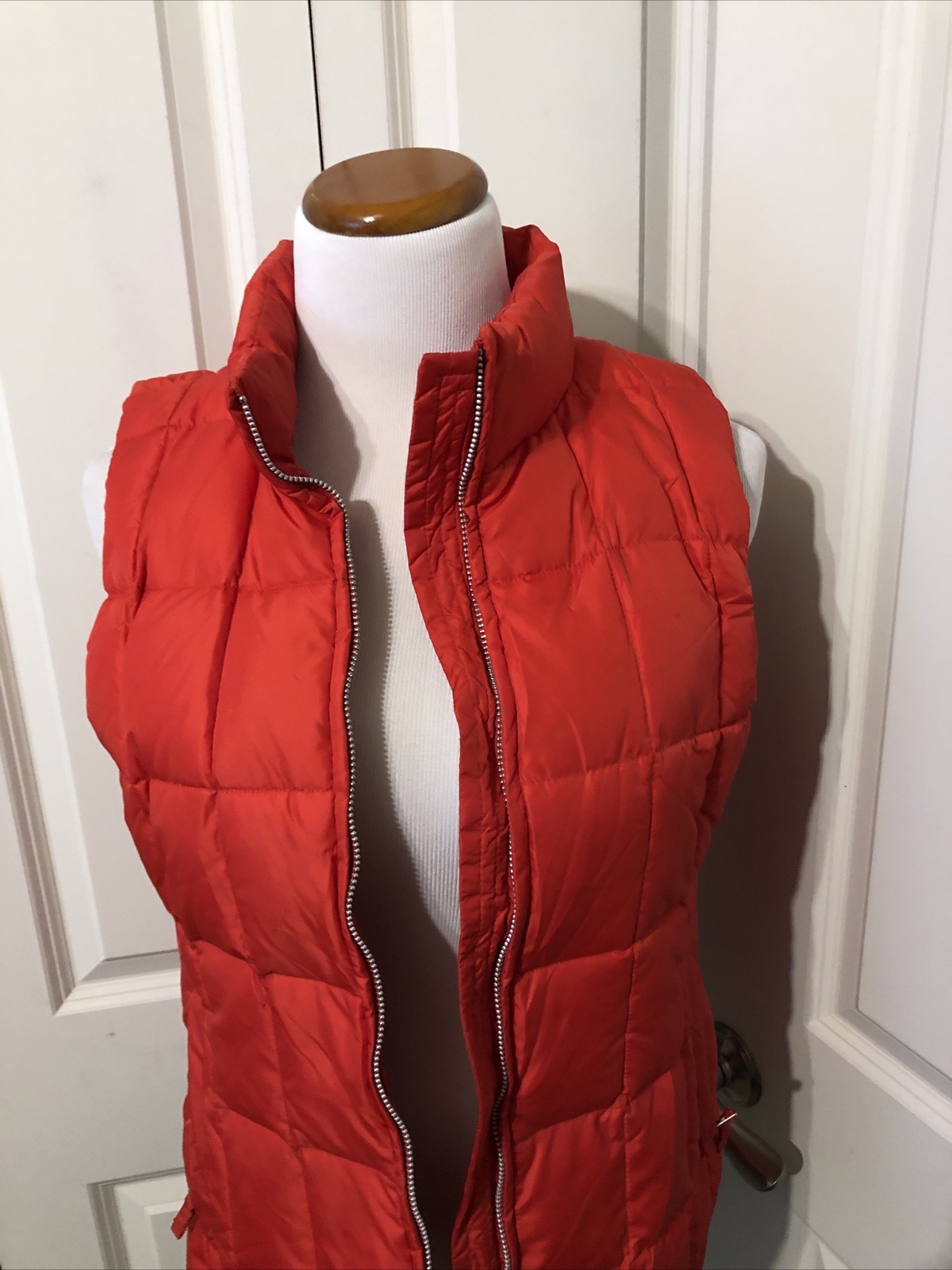 Gap Solid Red Down Puffer Vest Women’s Size S Wit… - image 3