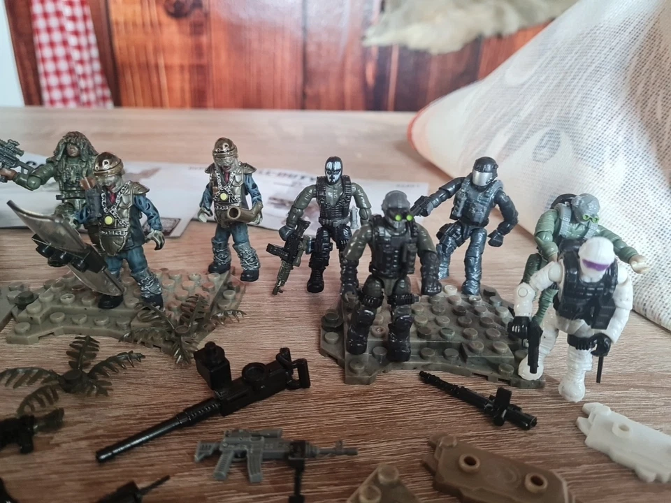 Mega Bloks Collector Series Call of Duty 14 Stück Konvolut Figuren Vintage RAR - Bild 3 von 4