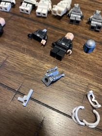 LEGO &reg; - Star Wars &trade; - Set 75146 - sw0765 Minifigure Pieces Lot Incomplete
