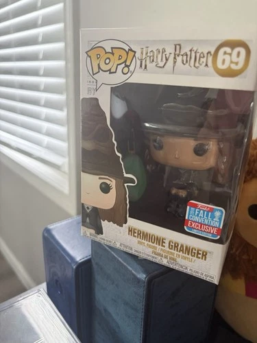 Funko Pop! Vinyl: Harry Potter - Hermione Granger (w/ Sorting Hat) NYCC - Barnes