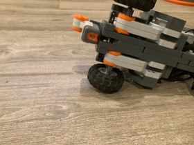 LEGO MindStorms NXT Intelligent Brick Controller & Vehicle Assembled