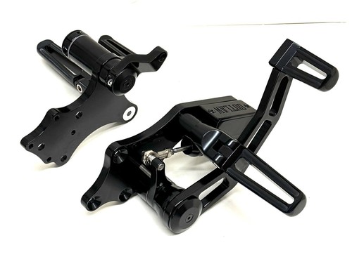 OUTLAW 2000-2017 SOFTAIL GLOSS BLACK 2" EXTENDED FORWARD CONTROLS HARLEY - Foto 1 di 12