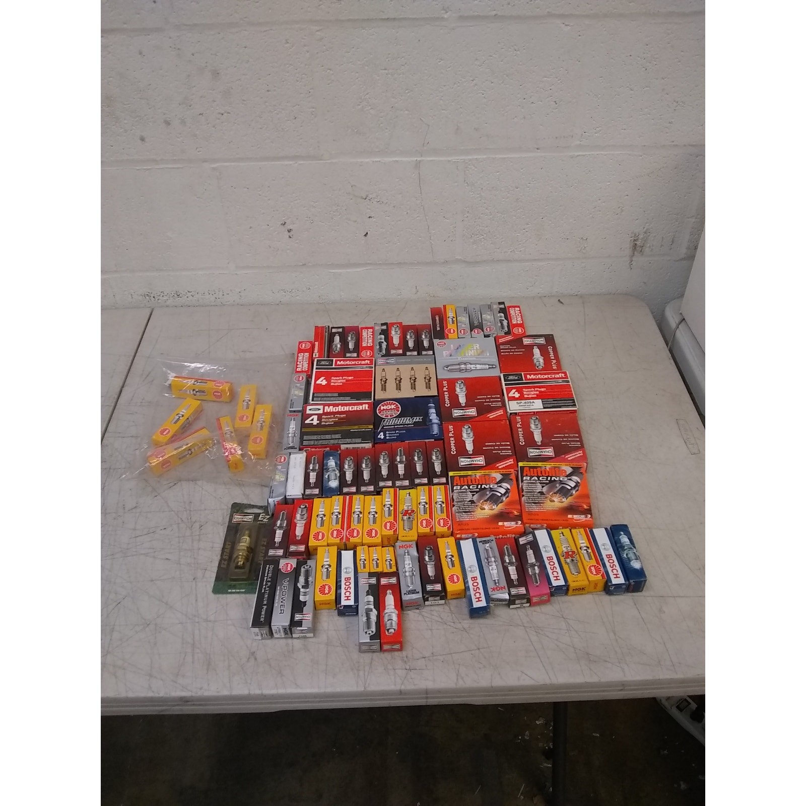 Mix-Of-113 Automotive Electric Spark Plugs For Cars, NGK BOSCH Ford  Champion