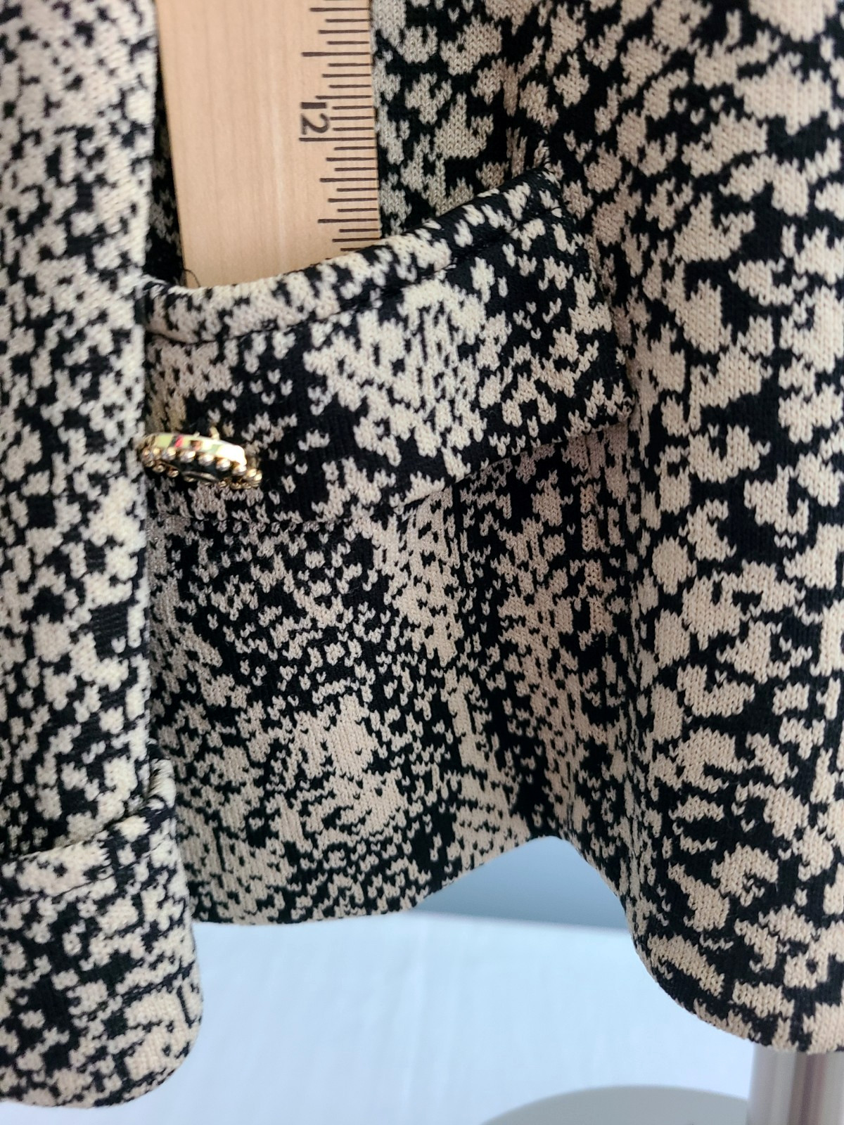 St John Collection By Marie Gray PYTHON BLAZER JA… - image 2