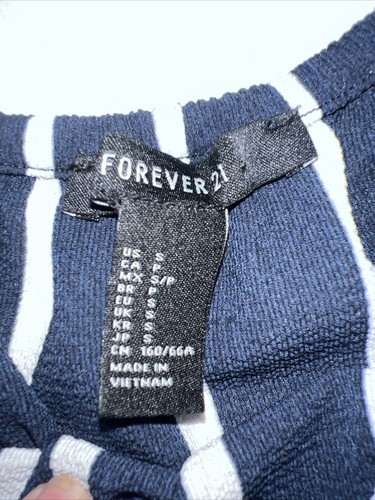 Forever 21 Navy and White Striped Off The Shoulder Long Sleeve Romper Size Small - 第 4/6 張圖片