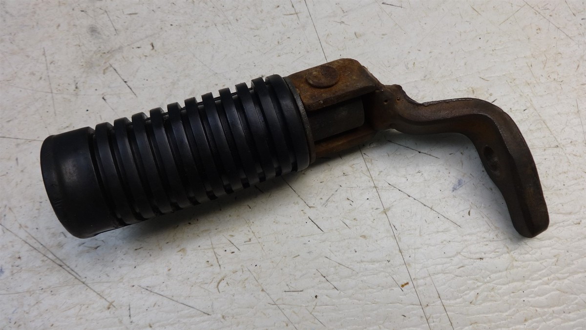 1978 Honda CB400A Hawk CB400 H1244' left front driver foot