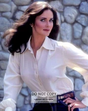 ACTRESS LYNDA CARTER - 8X10 PUBLICITY PHOTO (CC-143)