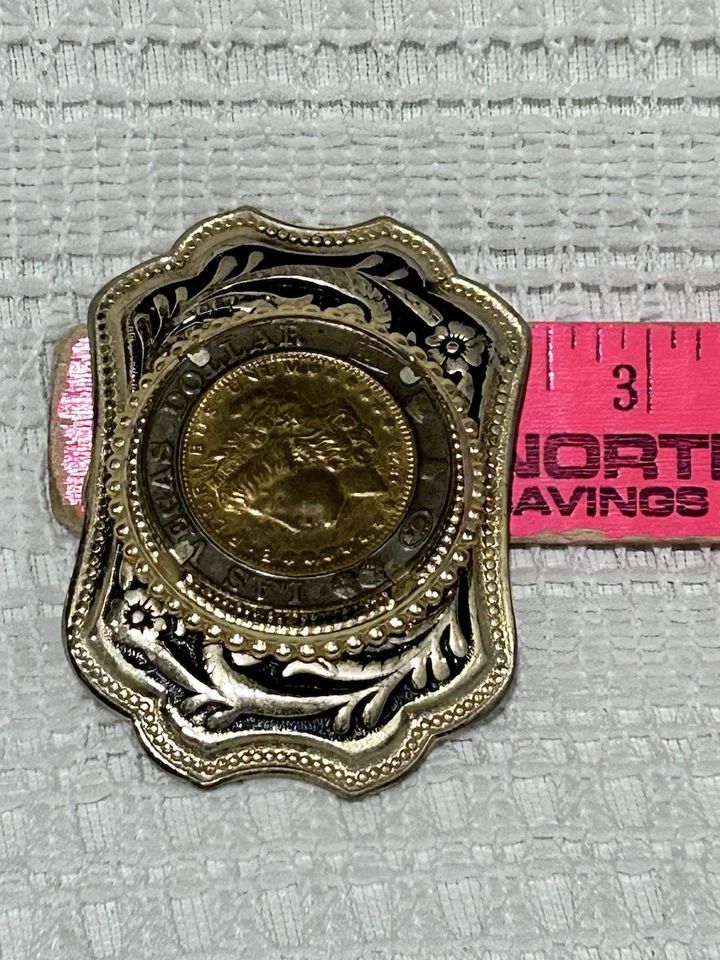 Vintage Las Vegas Souvenir Dollar Coin Silver Gold Tone Western 3” Belt Buckle Foto 4 de 4