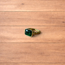 Lovely vintage style gold ring with green gemstone.