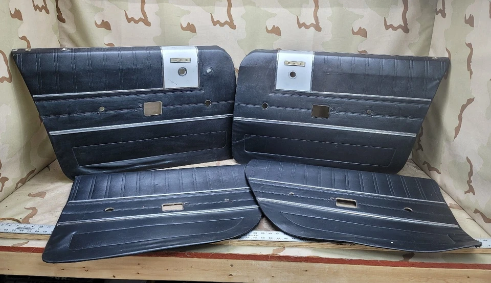 Chrysler Newport 1967 personalizado sedán de 4 puertas paneles interiores de puertas OEM Mopar Foto 2 de 4