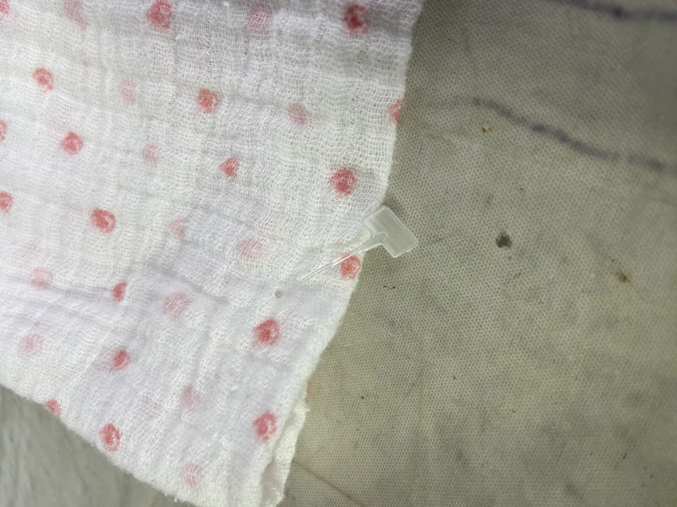 Manta de seguridad Aden Anais blanca rosa puntos círculos bebé envoltura muselina Lovey Foto 3 de 4