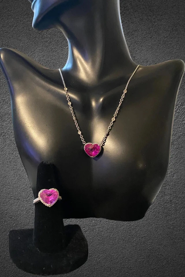 Conjunto de collar de diamantes con corazón de zafiro rosa HALO de oro blanco de 14 k Estate Foto 2 de 4