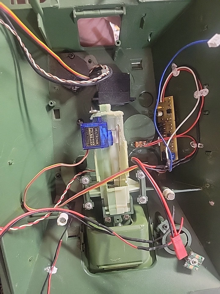 Heng Long / Tamiya Hybrid Jagdpanzer IV L/70 RC Tank Metal Tracks Tamiya T-05 - Image 3 of 4