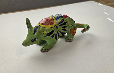 MEXICAN TALAVERA ARMADILLO SCULPTURE ANIMAL FIGURE 