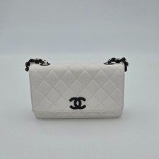 Chanel Wallet on Chain weiß elegant gesteppt...