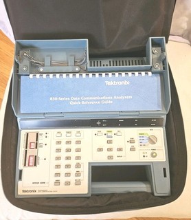 Tektronix 835 Data Communications Tester In Carrying Bag Untested No Power Cor