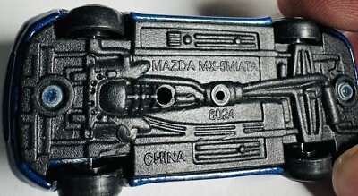 Vintage Motor Max #6024 Mazda MX-5 Miata 1:64 Diecast Dark Blue